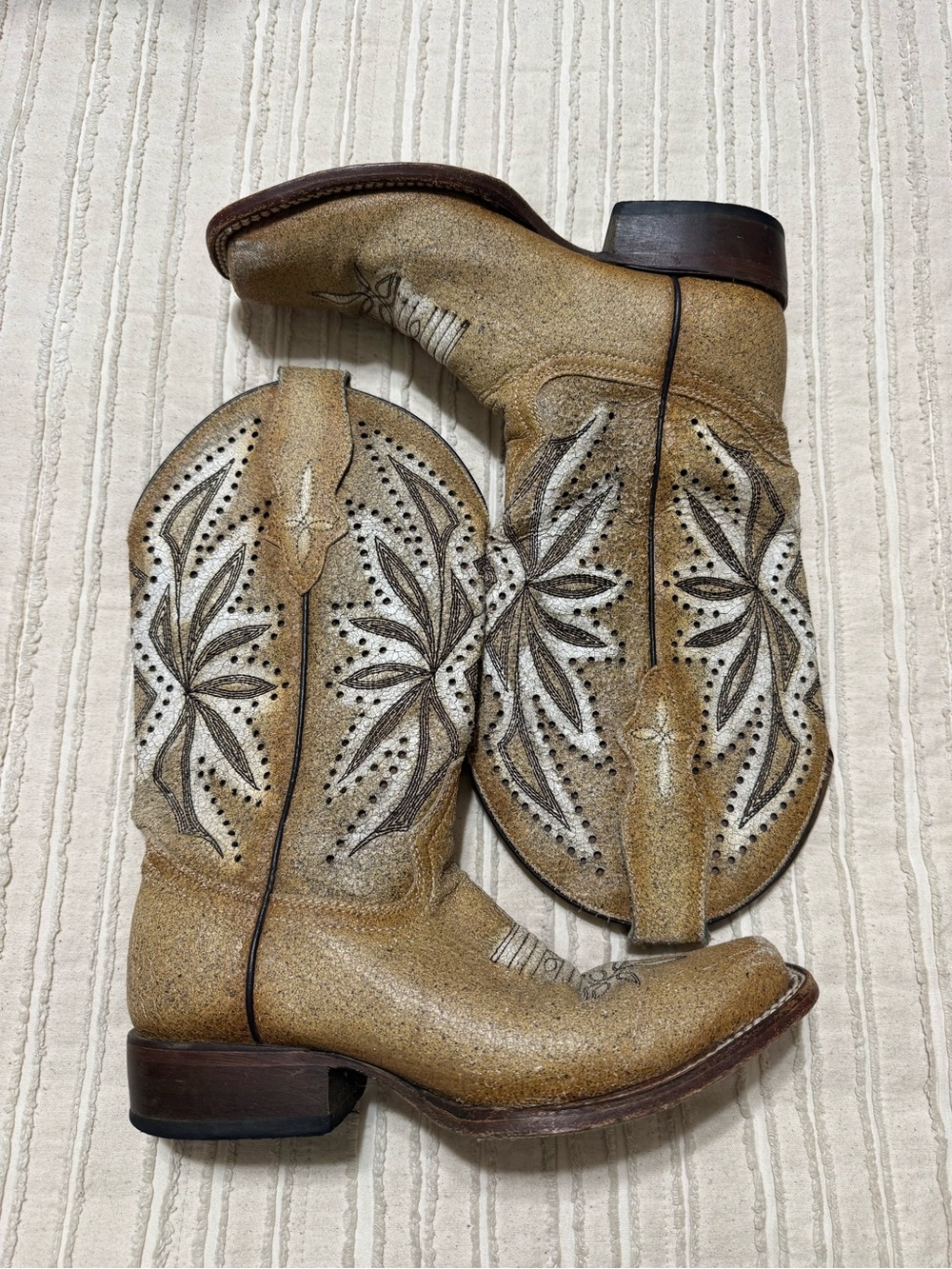 Circle G Straw Laser Embroidered Square Toe Cowboy Boots